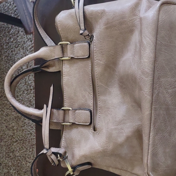 Tan purse. - Picture 3 of 7